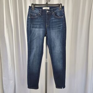 Kancan juniors semi distressed skinny jeans size 5/26